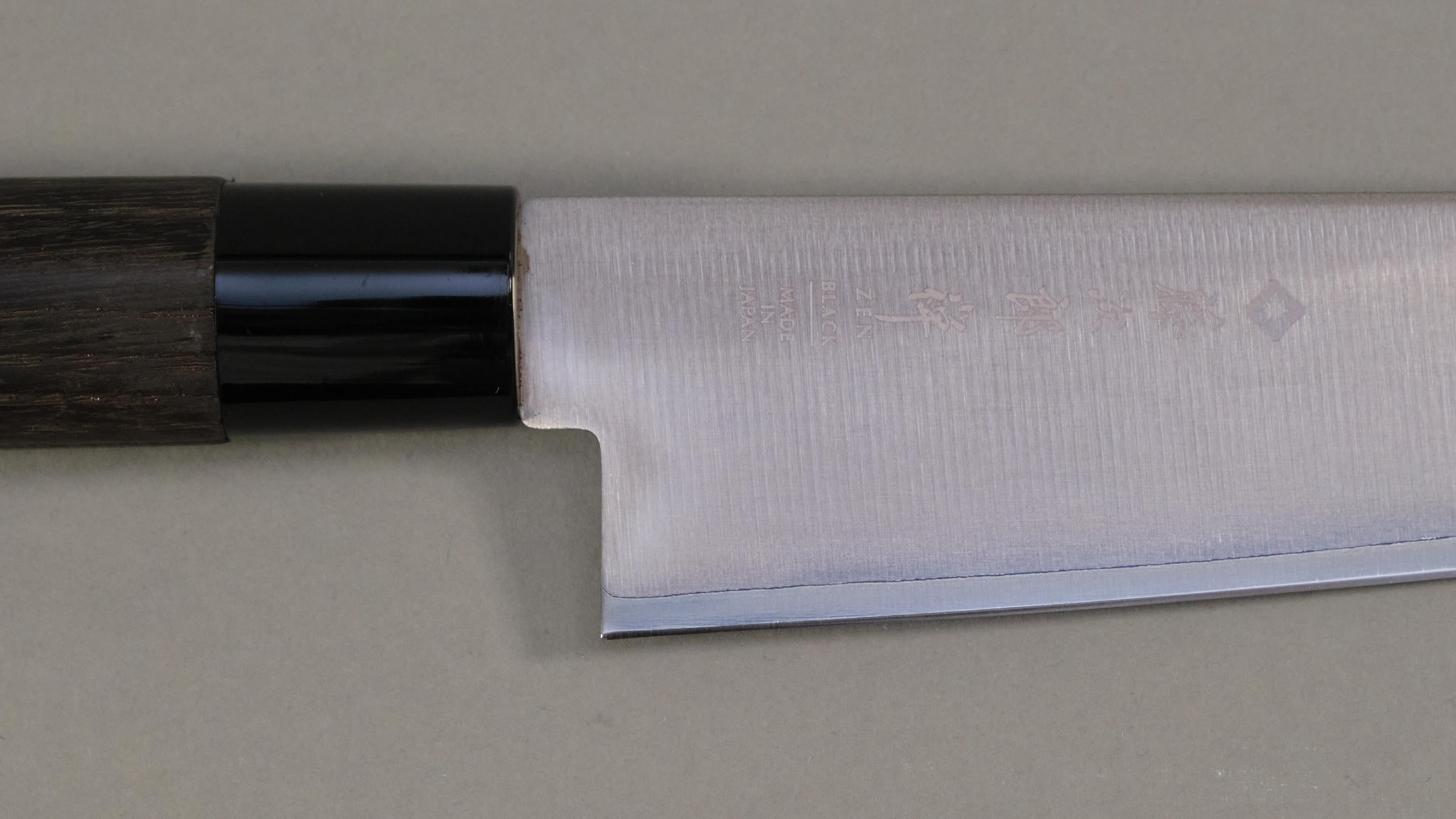Couteau japonais Zen Black Tojiro Chef 21 cm